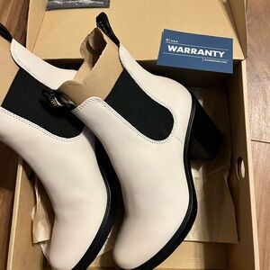 NWT NIB Blundstone 3 inch Heel boots!! Size 9